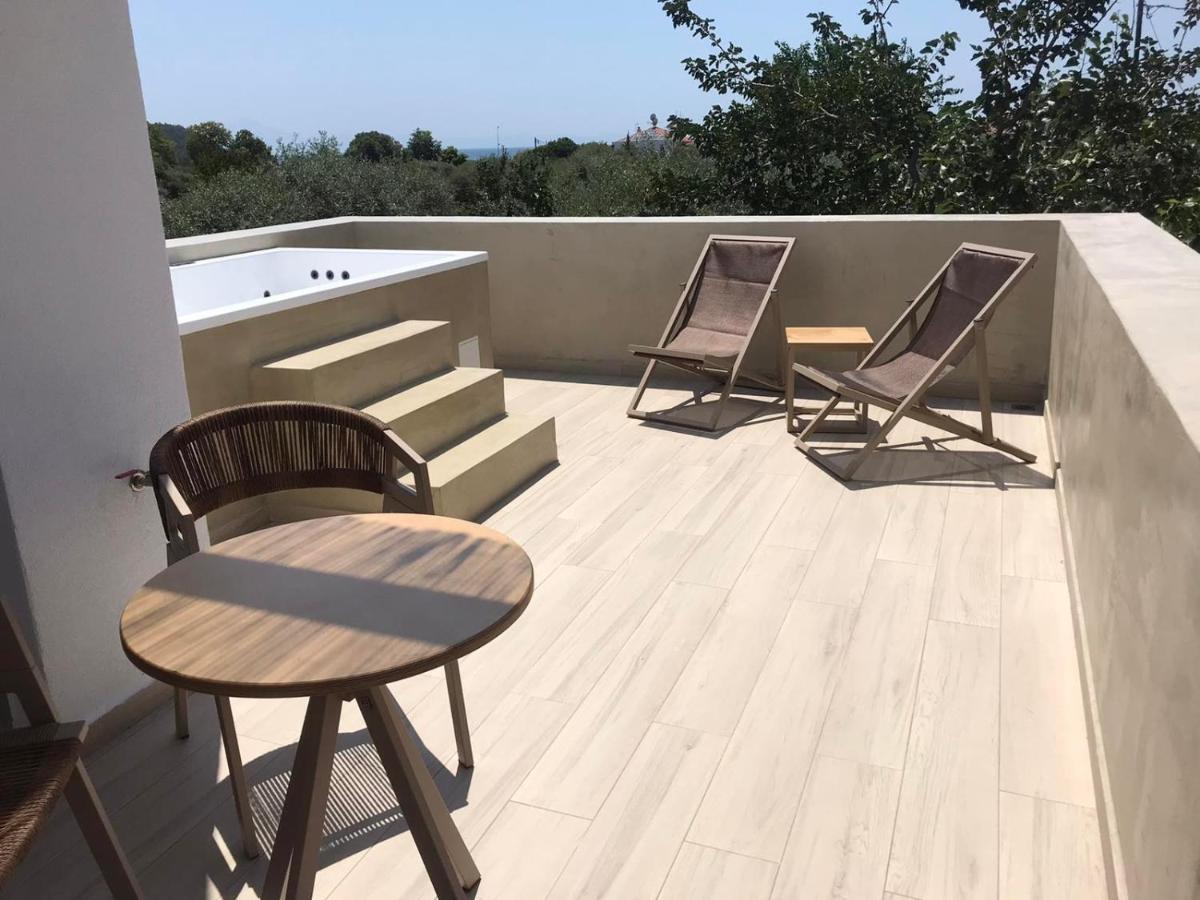 Azzure Luxury Suites Potos Exterior foto