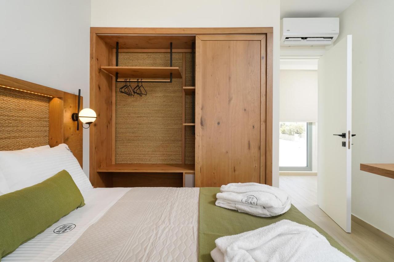 Azzure Luxury Suites Potos Exterior foto