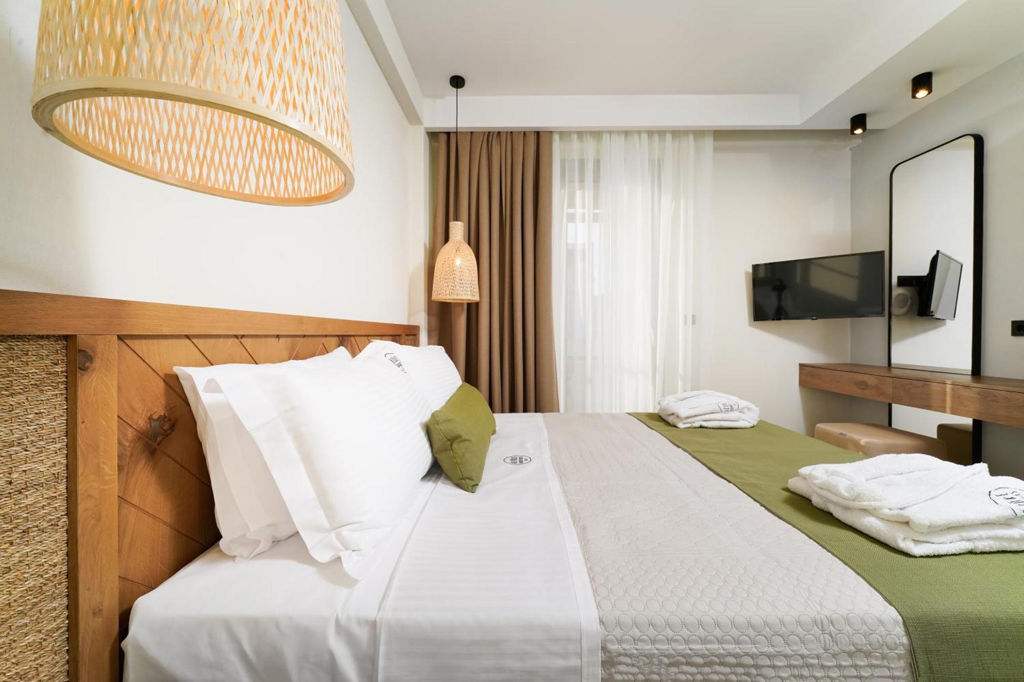 Azzure Luxury Suites Potos Exterior foto